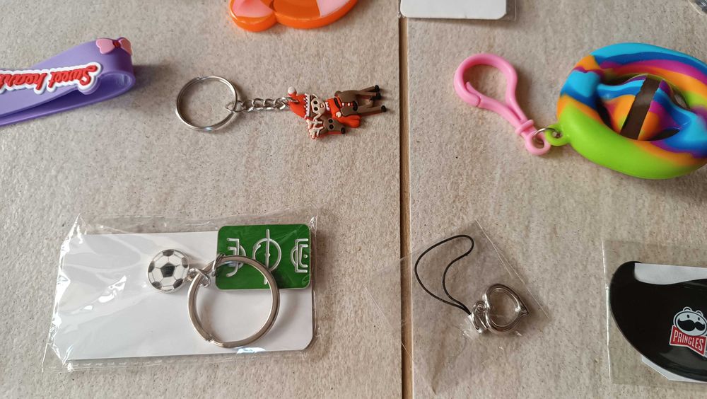 цветен ключодържател Мини Маус Миньон къщичка Pringles зебра коте