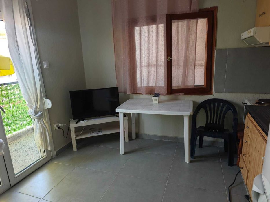 Продава 6 апартамента за бизнес туризъм до морето ПаралияВрасна,Гърция