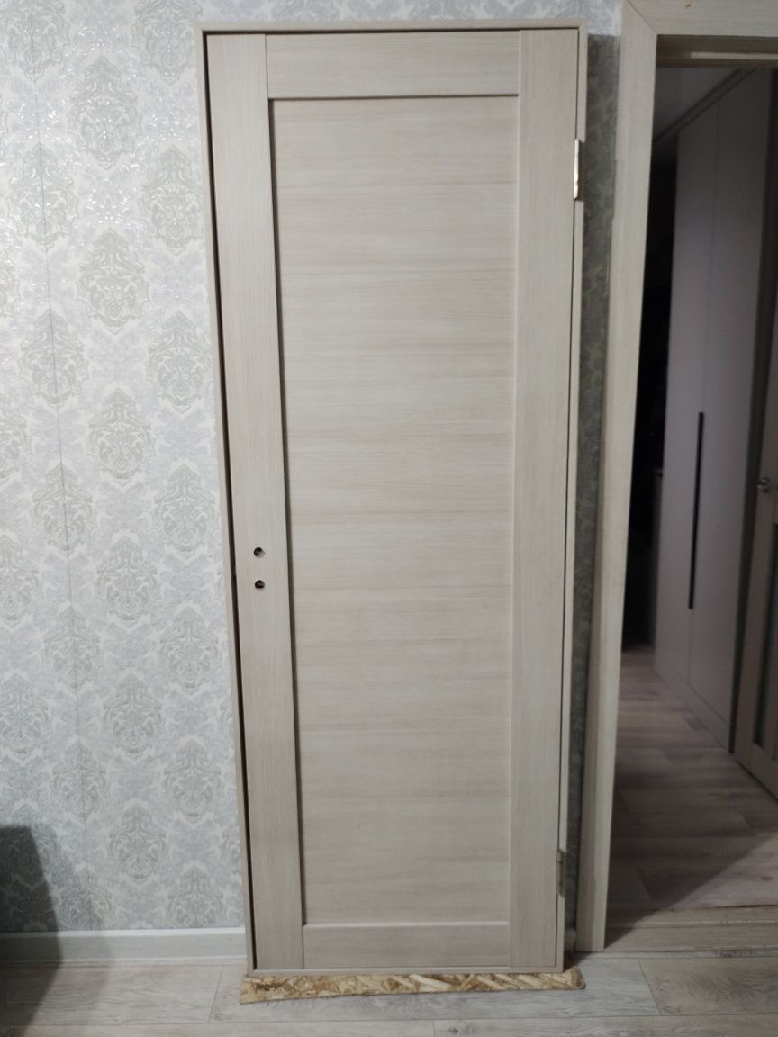 Продам новую дверь размером 70 см