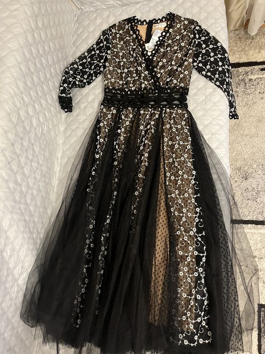 Rochie ocazie din dantela cu maneca