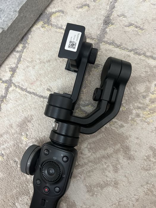 mobil telefon stabilizatori Zhiyun Smooth 4