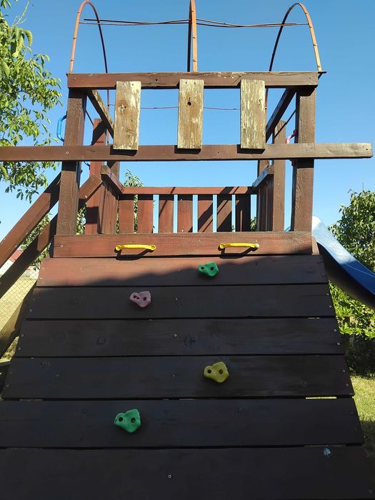 Loc de joaca copii din  lemn, cu tobogan 3m + trambulina 2m cadou