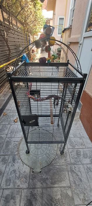 Vând schimb colivie voliera