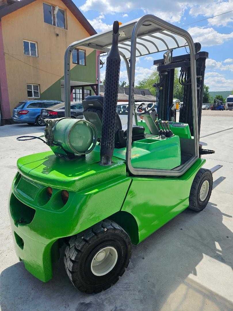 stivuitor chesab an 2018 capacitate 3500 kg triplex