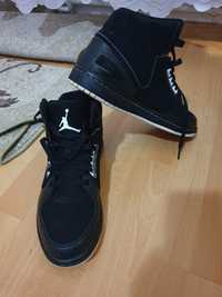 Nike Air Jordan  mărimea 41