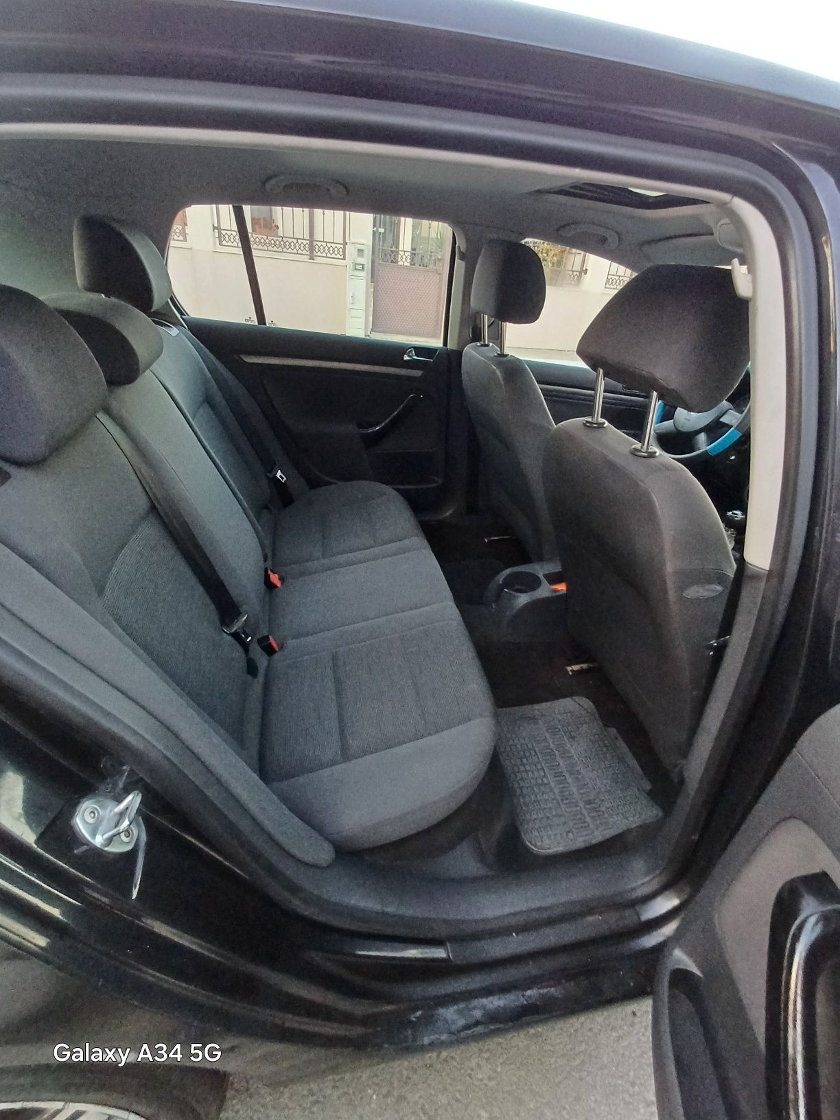 Vănd Vw Golf 5 1.6 fsi acte valabile +fiscal pe loc