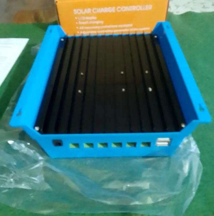 Vând mppt solar charge controller 100A 12/24/36/48V