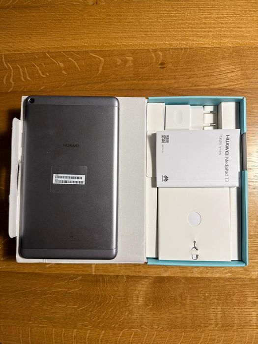 Vînd tabletã  cu SIM Huawei Media Pad T3ia