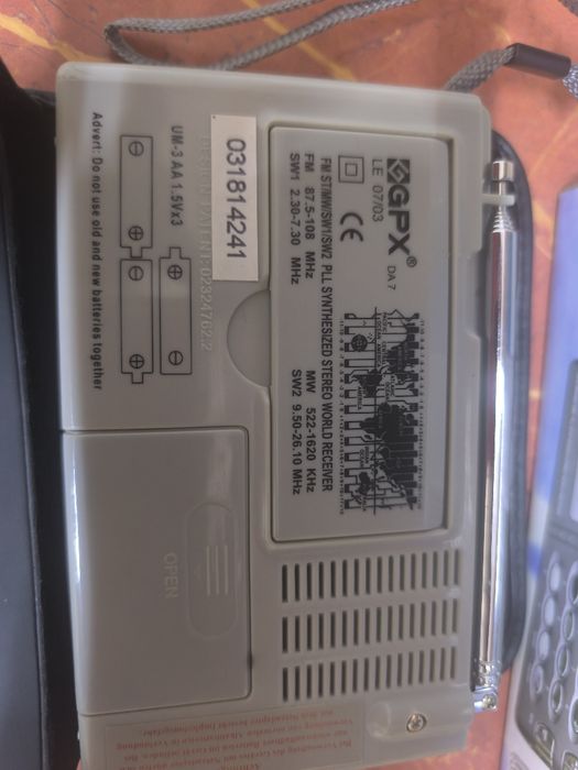 Radio portabil GPX – 4 Band PLL Worldreceiver Model DA7