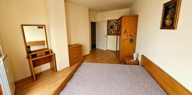 Тристаен апартамент под наем в ж.к. Слатина, 2212554