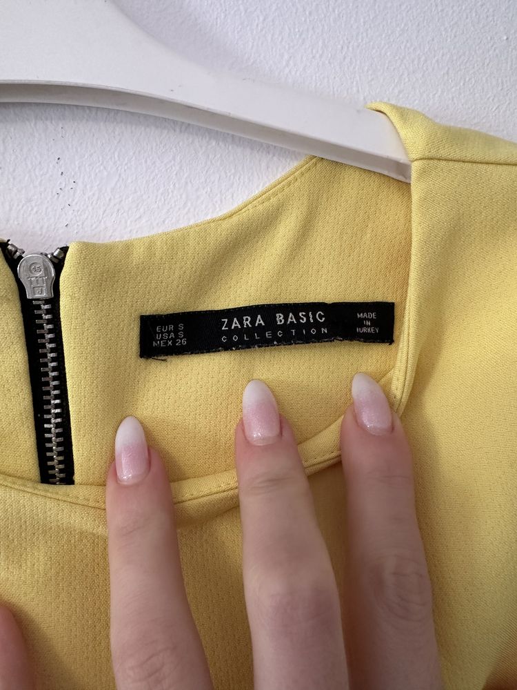 Жълта рокля Zara