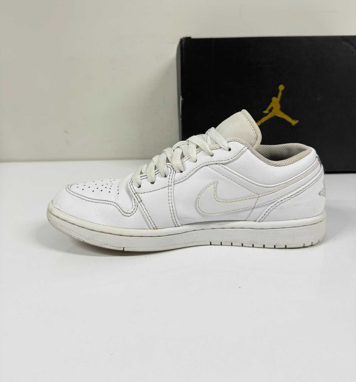 Nike Air Jordan 1 Low Triple White