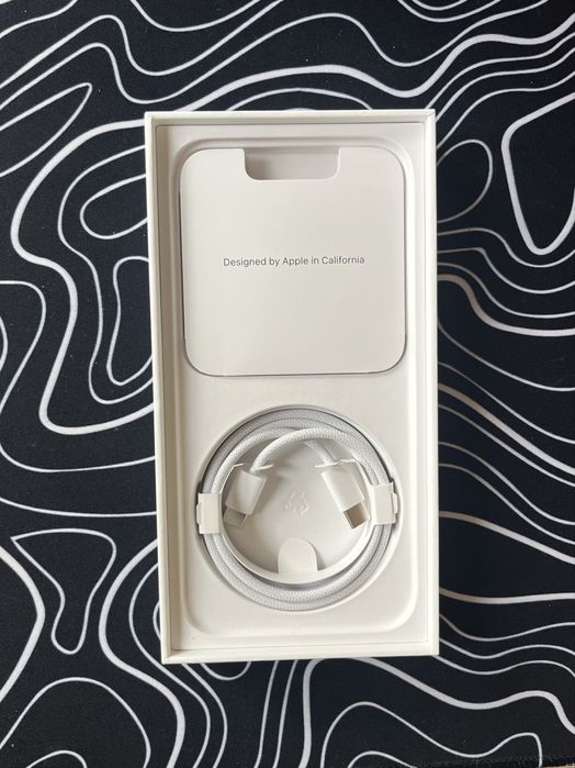 iPhone 15 Pro Max 256GB – като нов с подарък калъф!