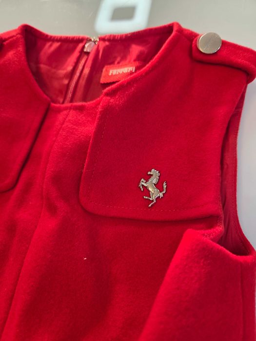 Оригинална рокля ferarry червена 6г