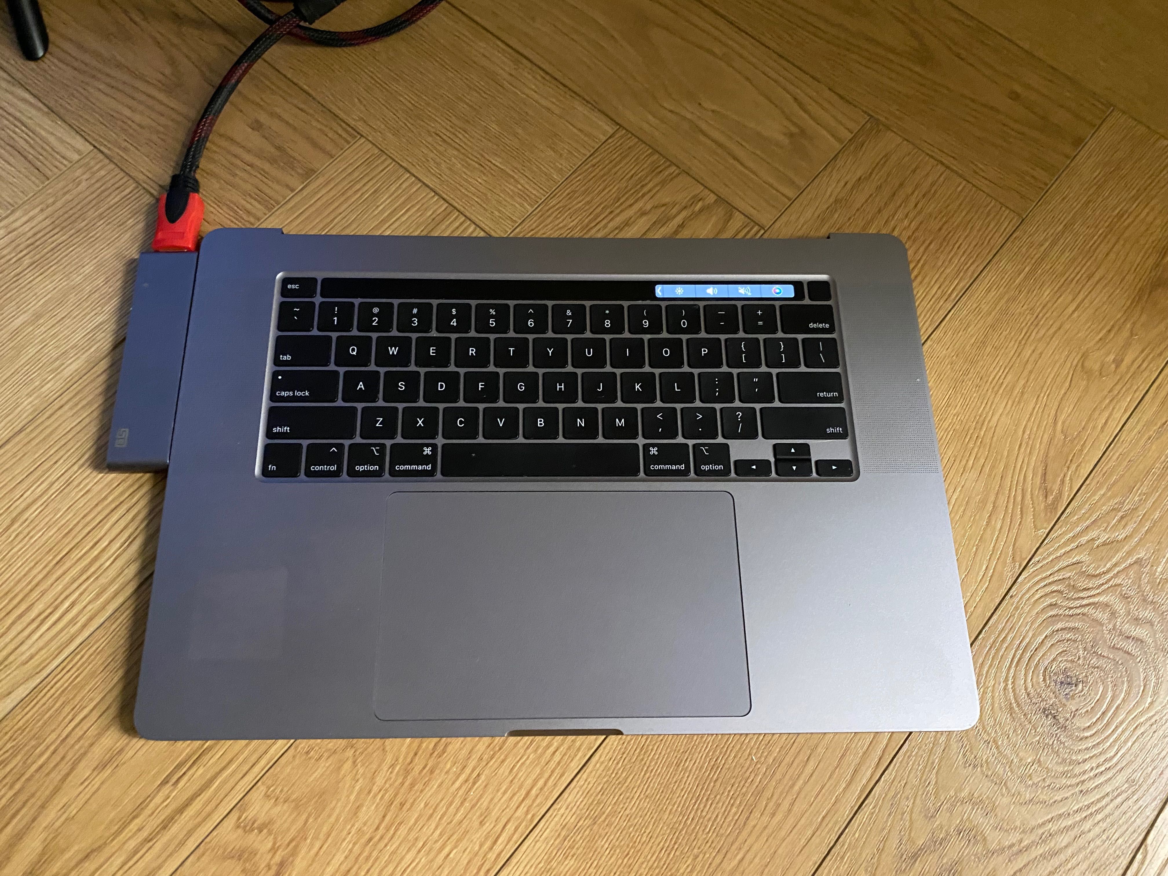 Macbook pro i9 32gb 1 tb