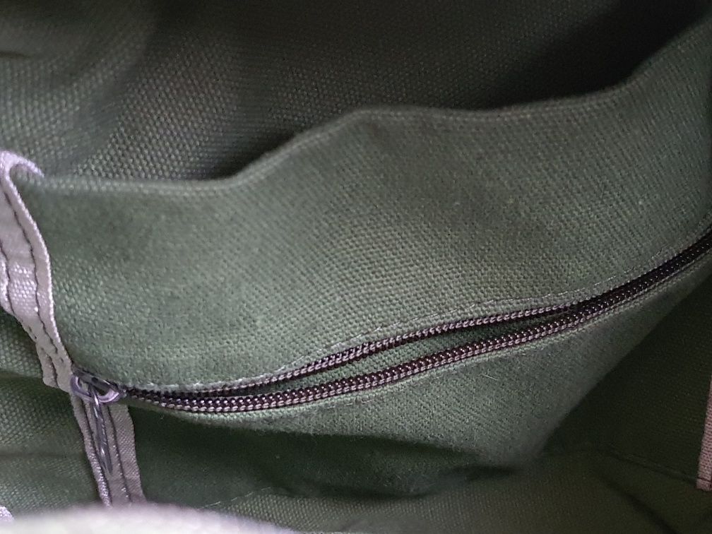 Зелёная сумка через плечо