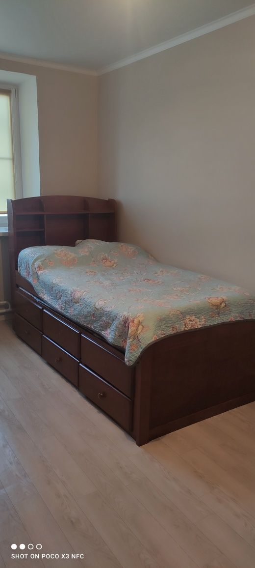 Продам кровать из чистого дерева