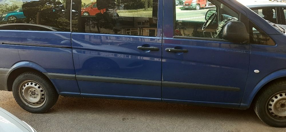 De vânzare, Mercedens vito