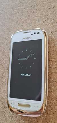 Nokia Oro, ediție limitată, placat cu aur 18K