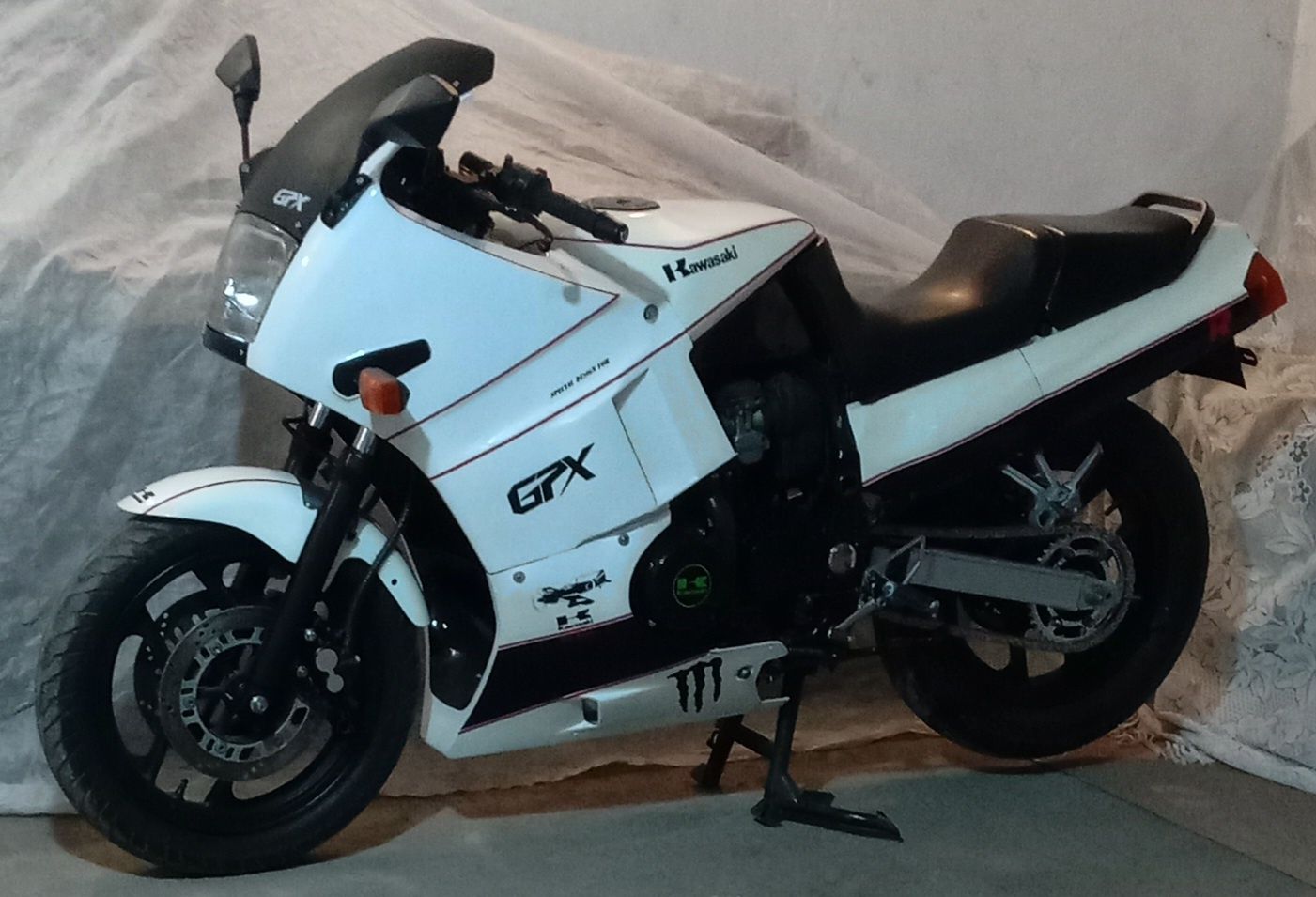 Kawasaki GPX-600 R