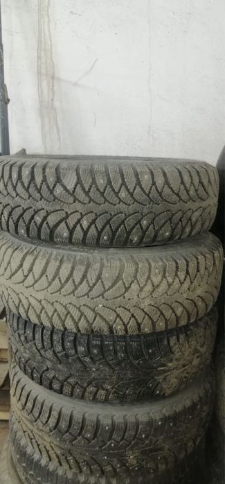 Продам коплект зимней резины на штампах