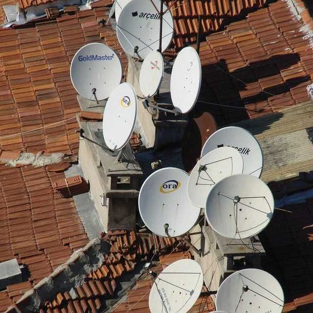 Sputnik antenna urnatamiz