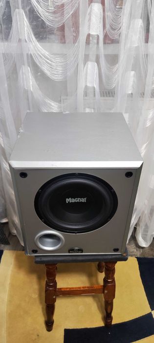 Subwoofer Activ Magnat Nr. 1458561S Cu Statie Interna pt El Argintiu