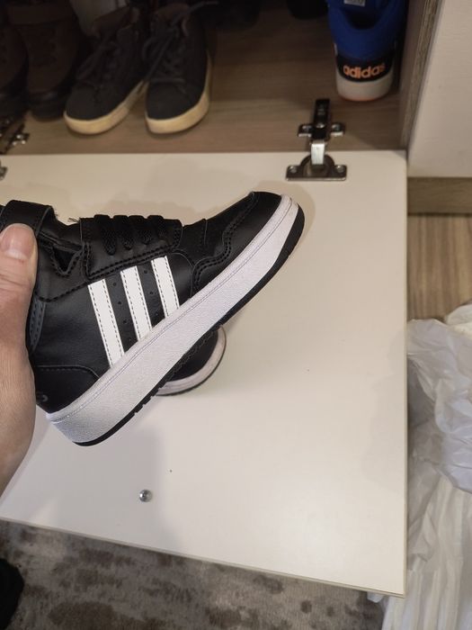 Маратонки Adidas