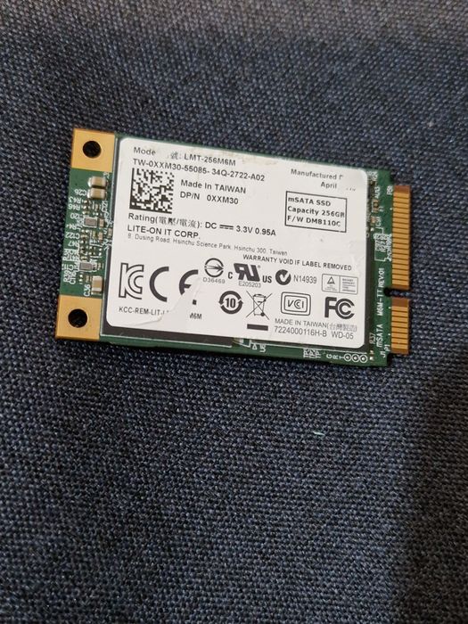 SSD 256 G pentru laptop.  Fara informații suplimentare.