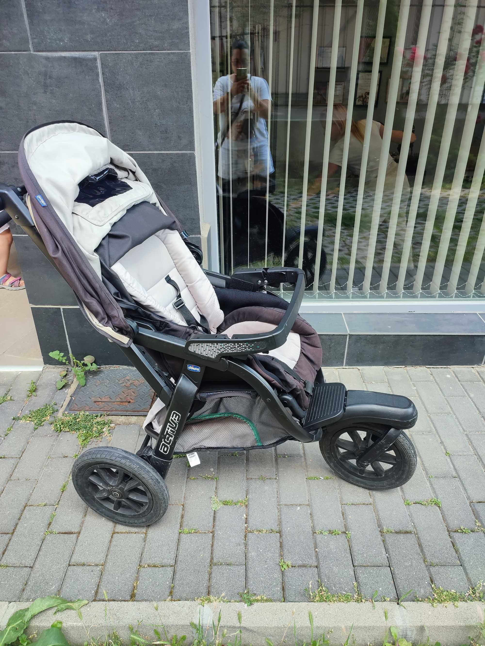 Детска количка Chicco с кош за новородено и столче за кола