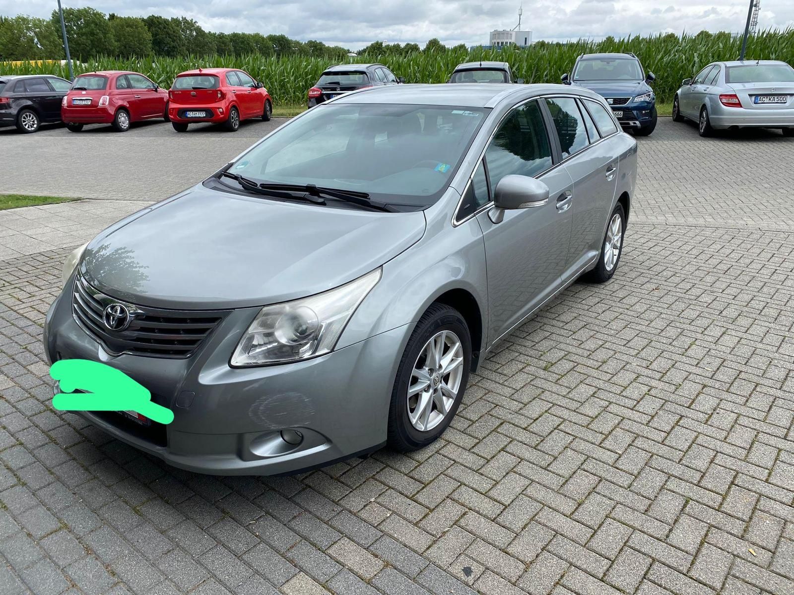 Toyota avensis an fabricație 2011