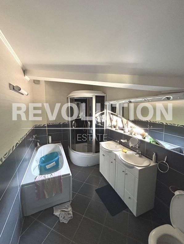Дава се под наем Къща в к.к. Златни пясъци - 360 кв.м за 2300 € - Снимка #13