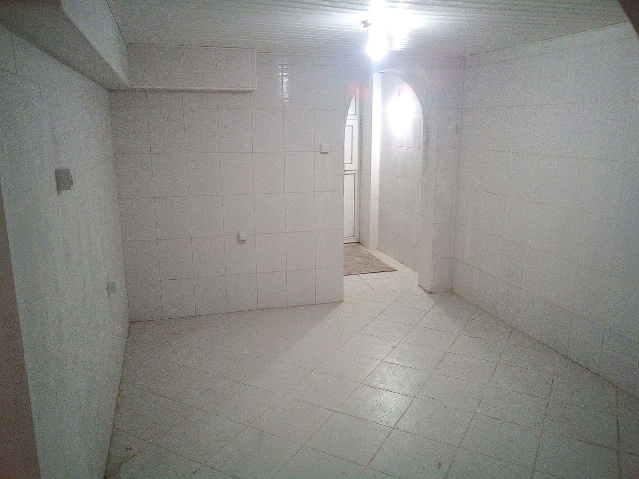 Продава се Склад в Варна, Колхозен пазар - 108 кв.м за 649 €/кв.м - Снимка #1