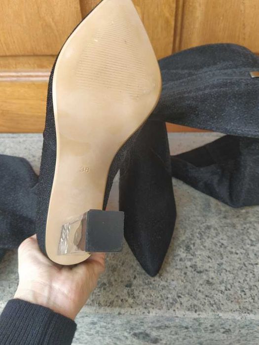 Нови високи ботуши с прозрачен ток на марката Stillo