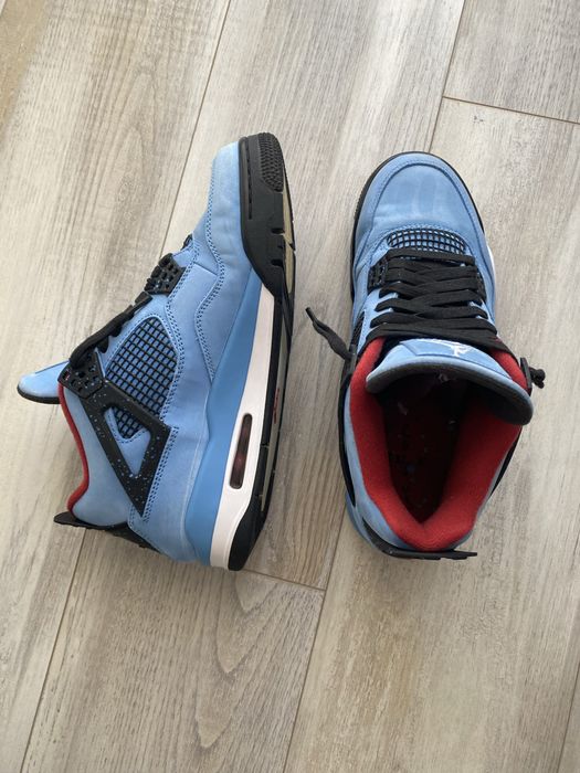 Jordan 4 Travis Scott