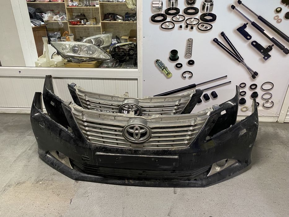 Бампер Toyota Camry  50