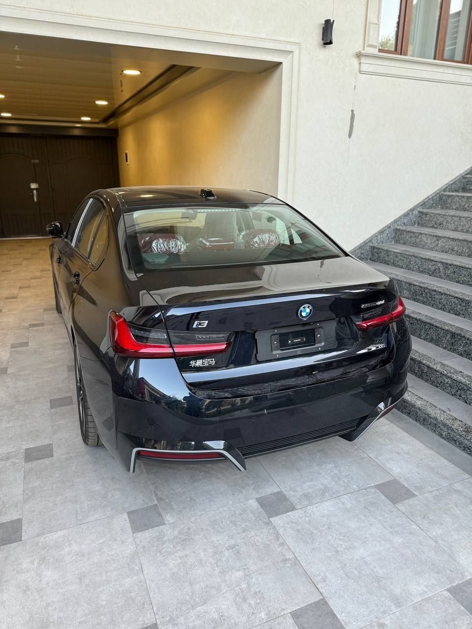 Натариус BMW i3 40L 2025