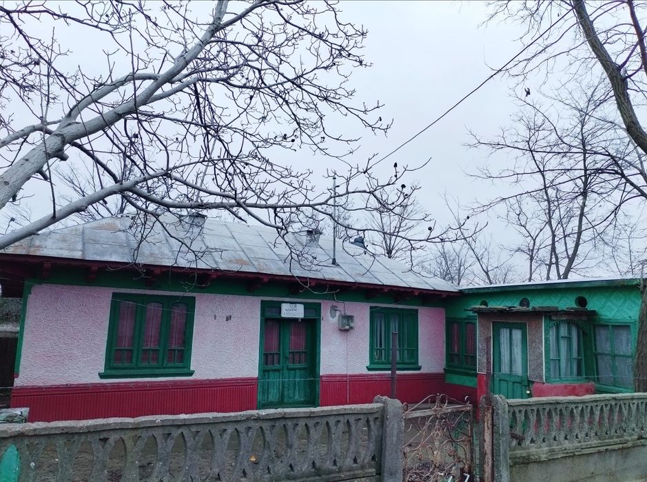 Vând Casa bătrânesca