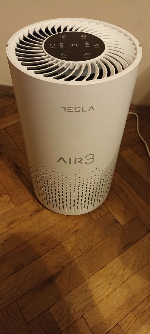 Пречиствател за въздух Tesla 3