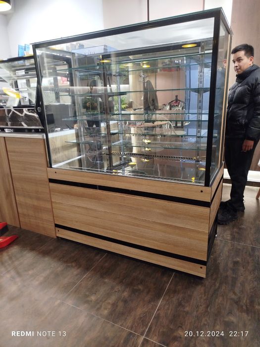 Ветрина холодильник Сотилади