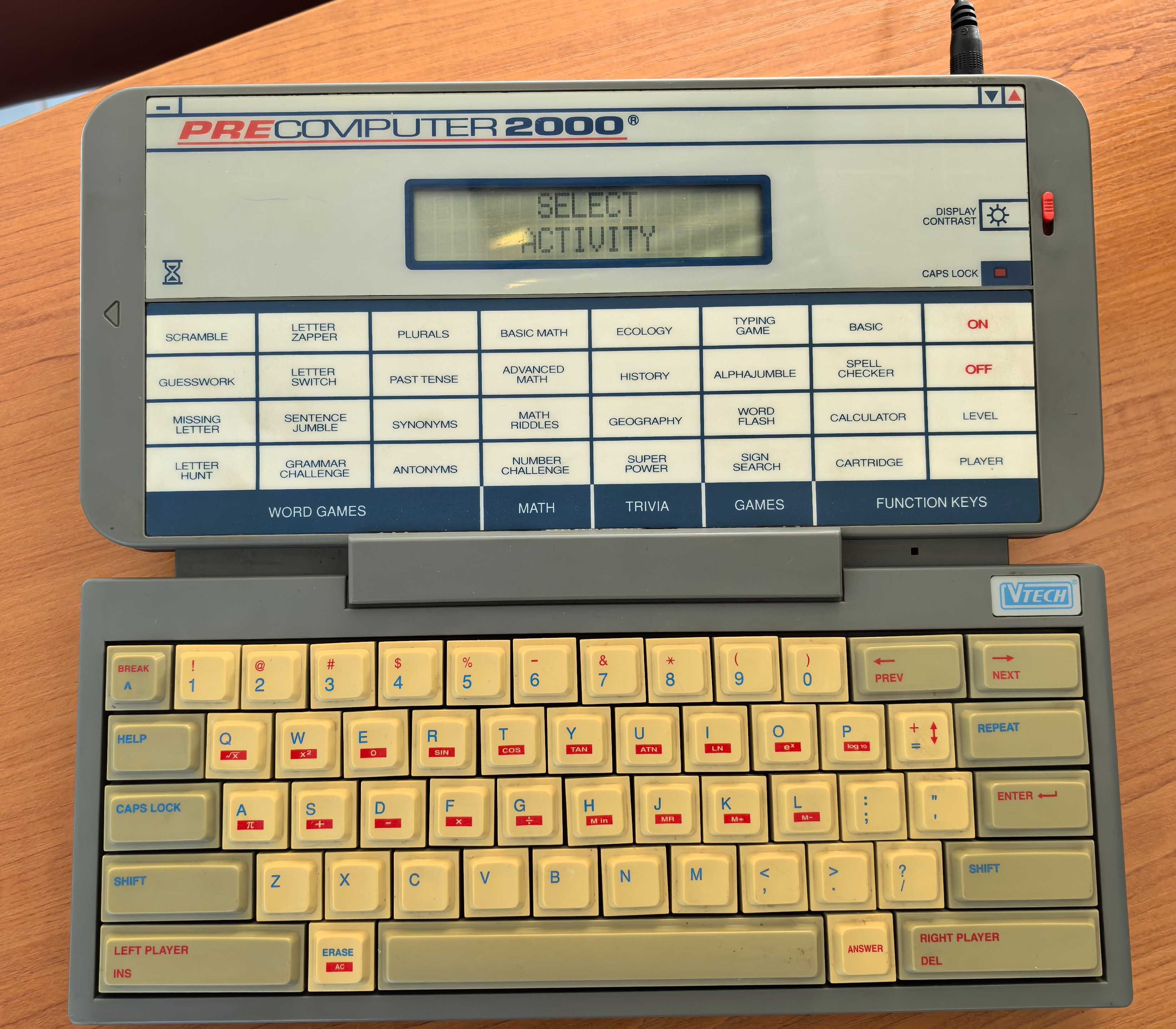 Компютър/лаптоп с игри и задачи Vtech PreComputer 2000