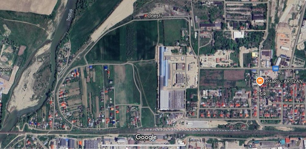 Teren intravilan - 28000 mp compact - Onesti str.Uzinei - Lanul Garii