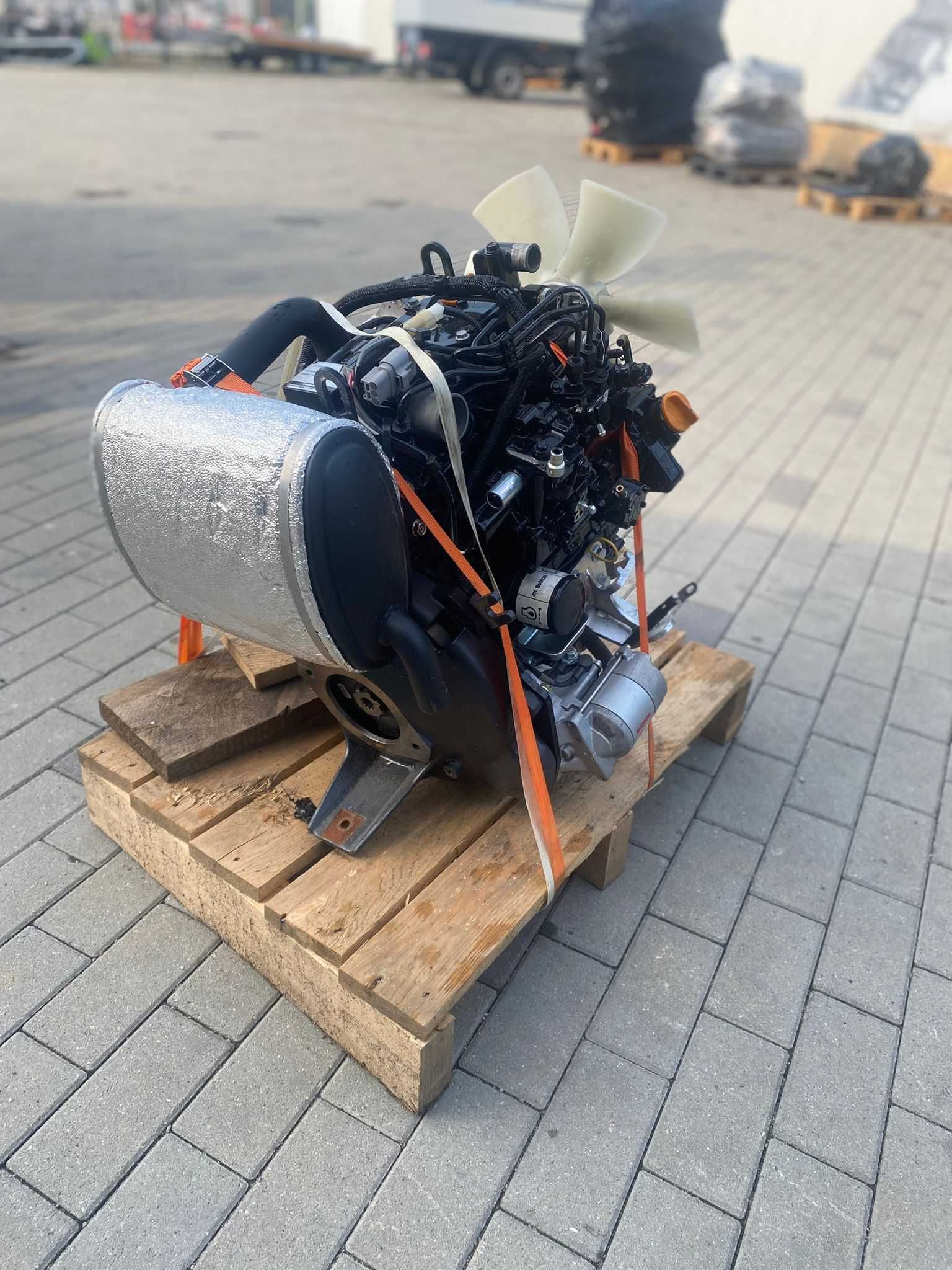 Motor excavator nou Komatsu 3D74 compatibil cu Yanmar 3TNV74