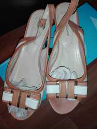 Продам сандалии женские кожа р 37