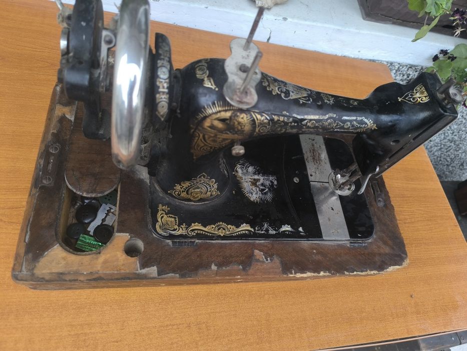 Шевна машина антика, оригинален вид.