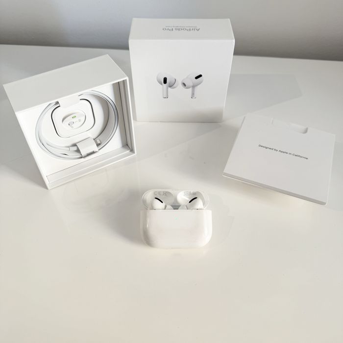 Casti Apple AirPods Pro Originale Wireless Charging Case