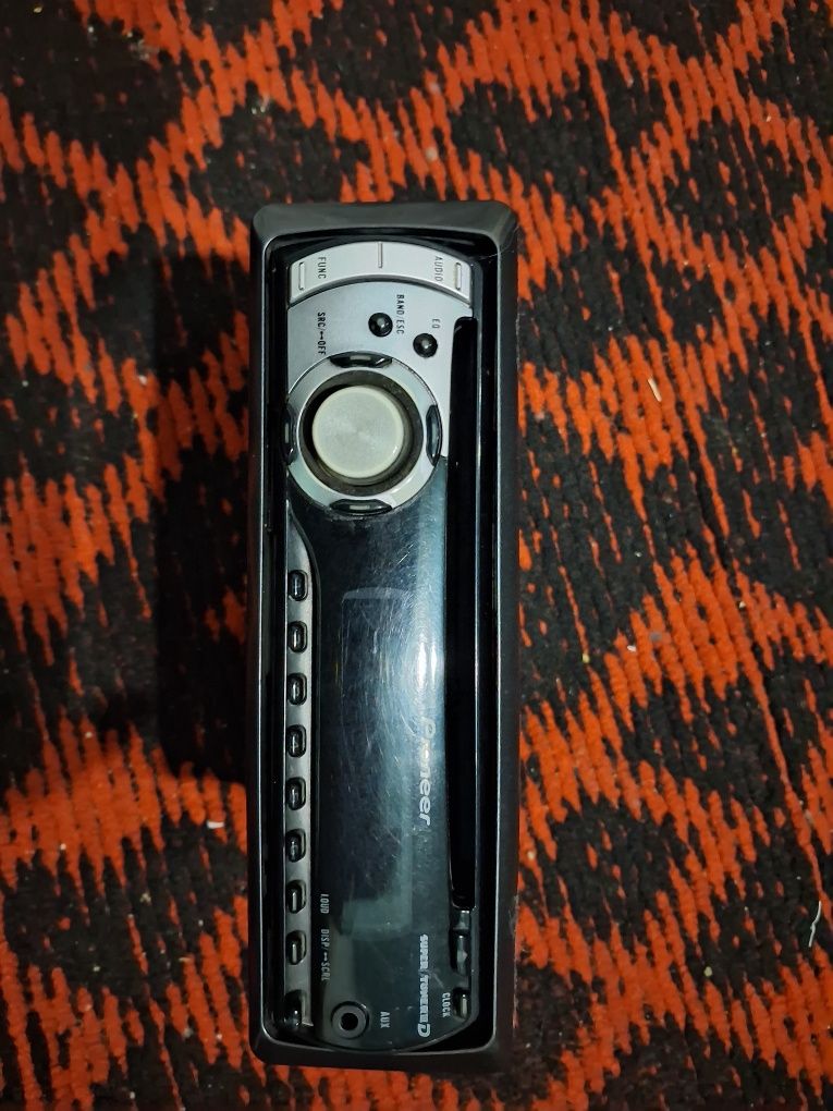 Продам магнитолу pioneer