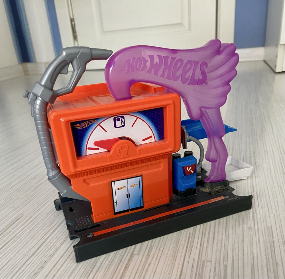 Hot Wheels комплект