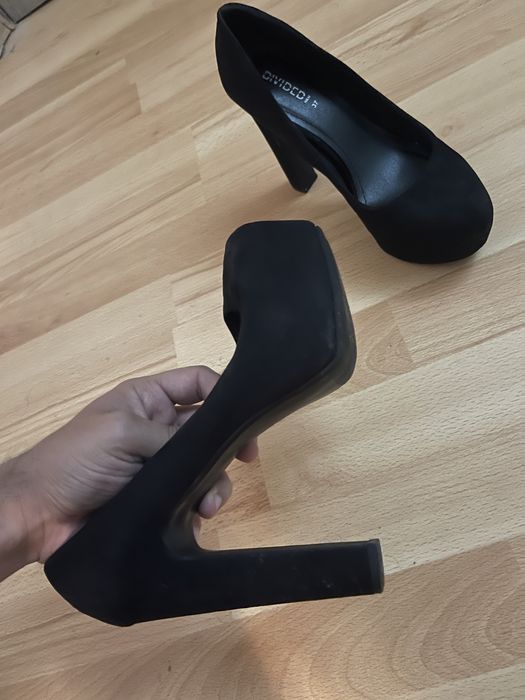 Pantofi cu toc negru eleganți noi nepurtati