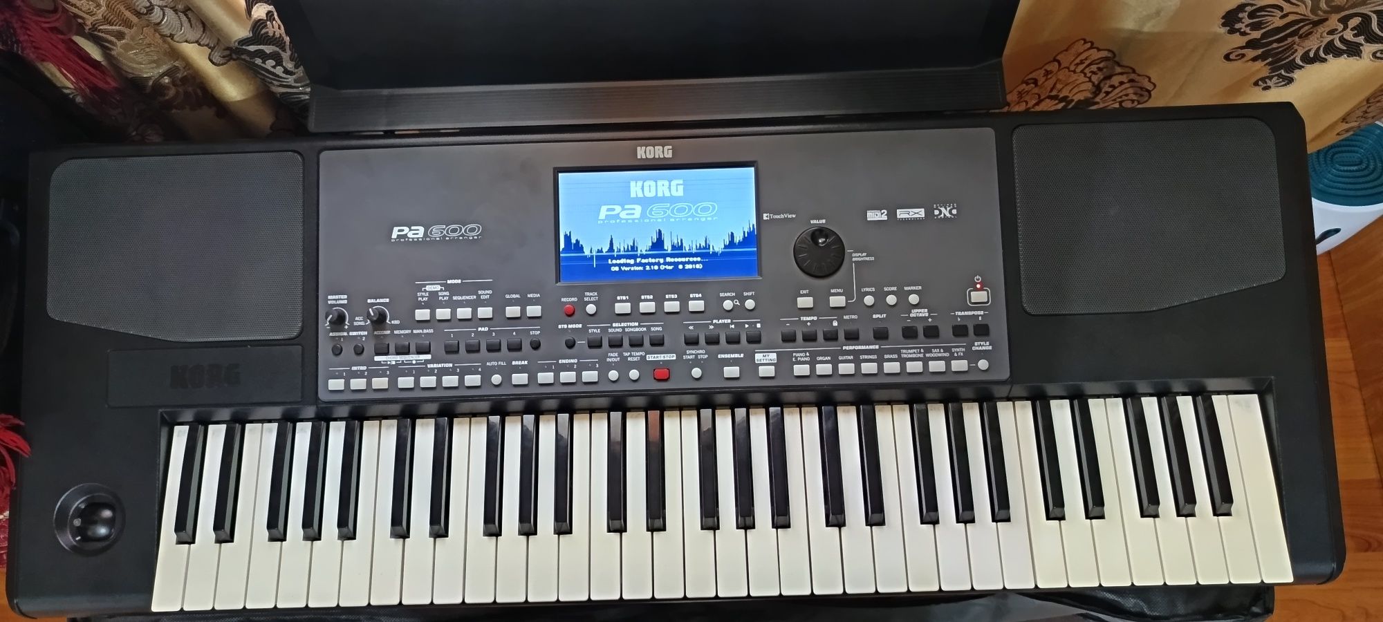 Vând korg pa 600 sau schimb cu korg pa 2x pro.